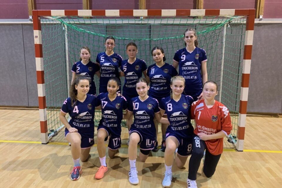 L'équipe féminine U17 de l'AGD Handball.