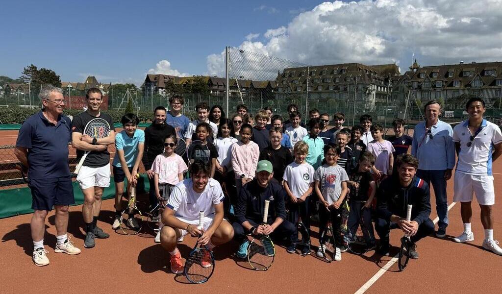 À l’open de tennis de Deauville, les jeunes rencontrent des pros